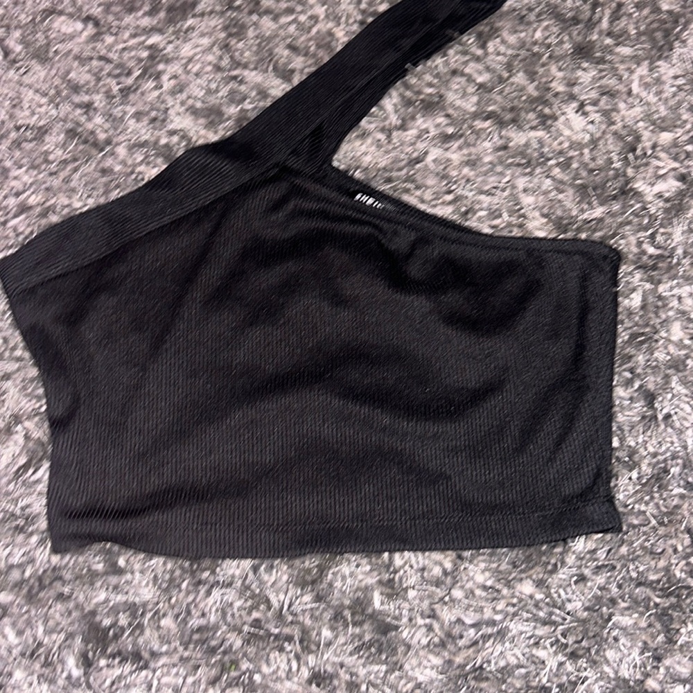 Black crop top